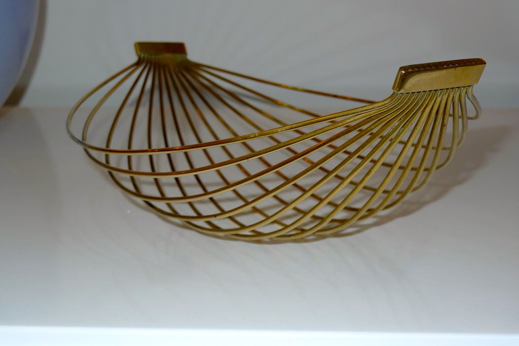 Sculptural brass wire leaf shaped fruit basket by Carl Auböck of Vienna. Unsigned.