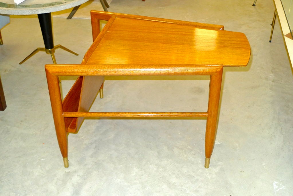 Magazine Wedge Table by John Keal for Brown Saltman In Excellent Condition For Sale In Hanover, MA