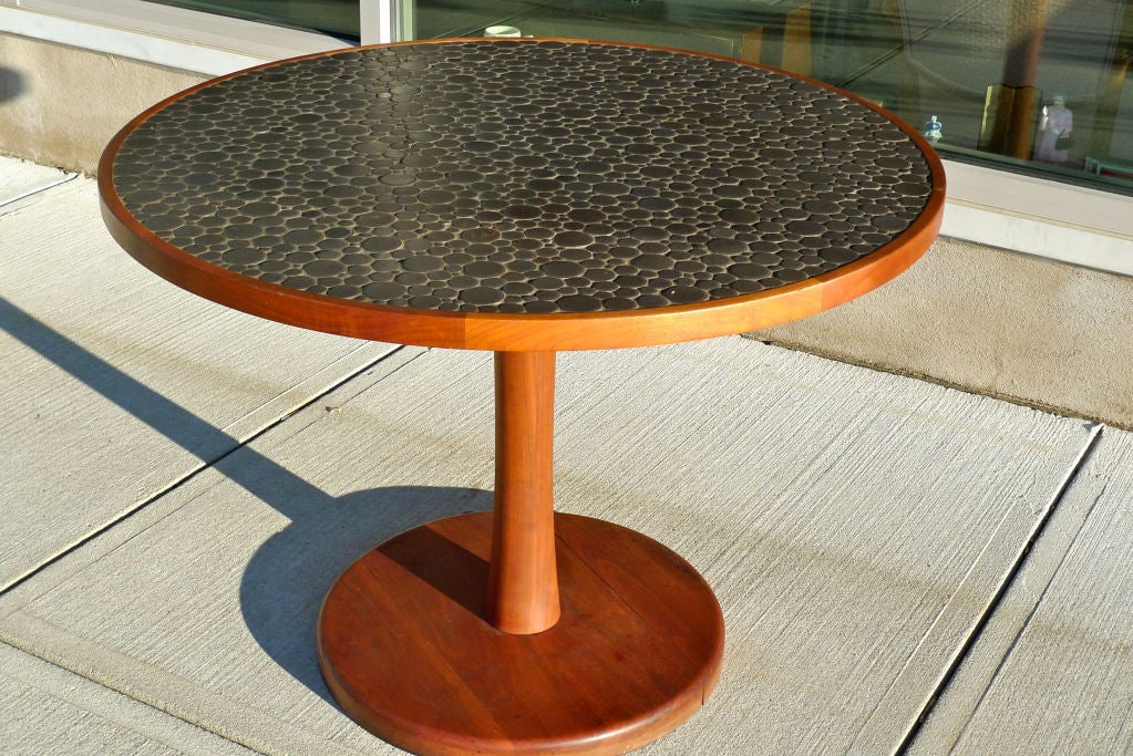 pebble dining table