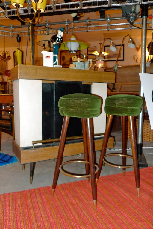 1940's Italian Standing Bar with Pair of Stools 7