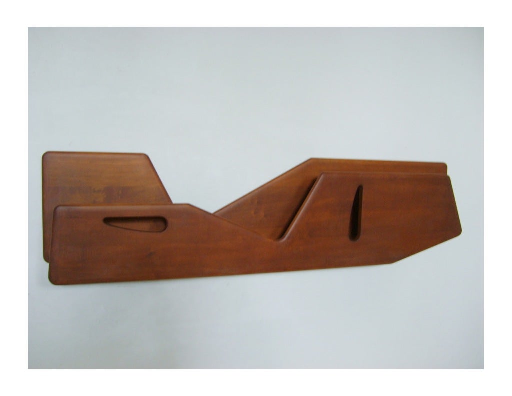 Sculptural wall-mounted magazine holder by Gio Ponti from the 