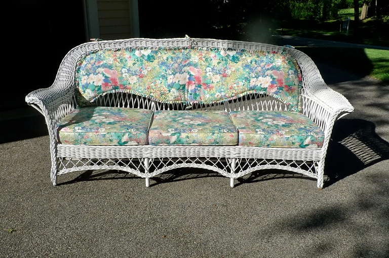 Antique White Wicker Ensemble In Good Condition In Hanover, MA