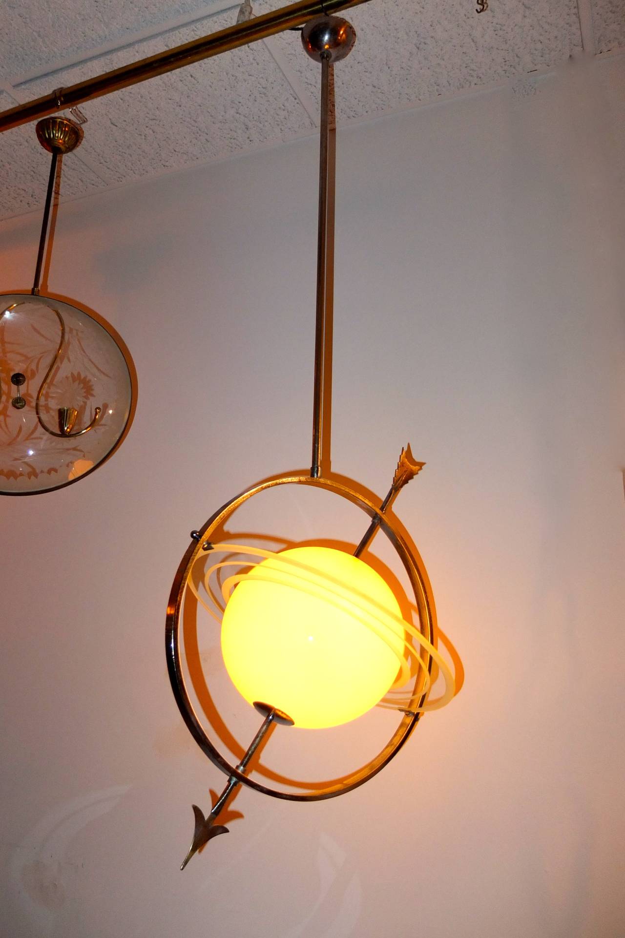 vintage saturn lamp