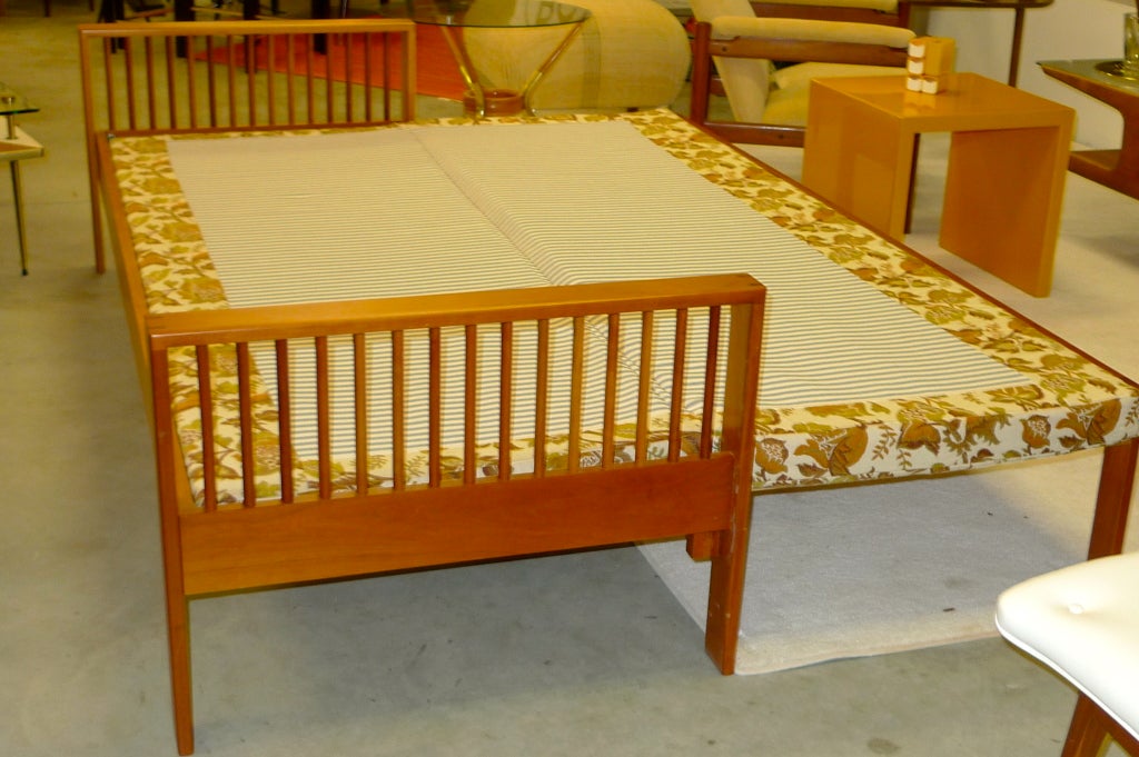 American Charles Webb Cherry Day Bed
