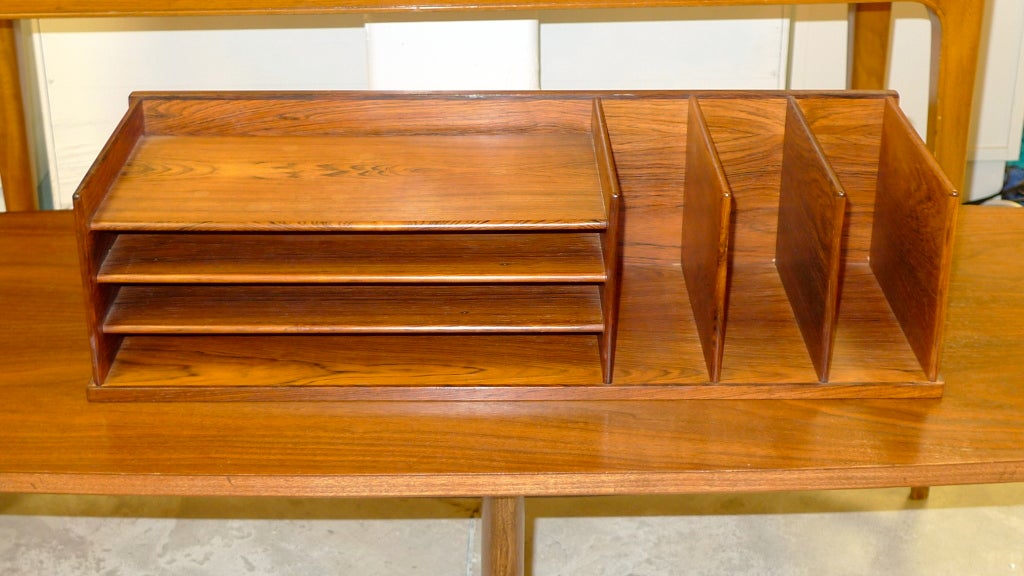 Part of the SelectForm series by Georg Petersen Møbelfabrik of Denmark, teak desktop organizer with flat file and vertical file sections. Beautiful wood grain and easily moveable. Original labels present.

1stdibs Ref. : U12030788661546.