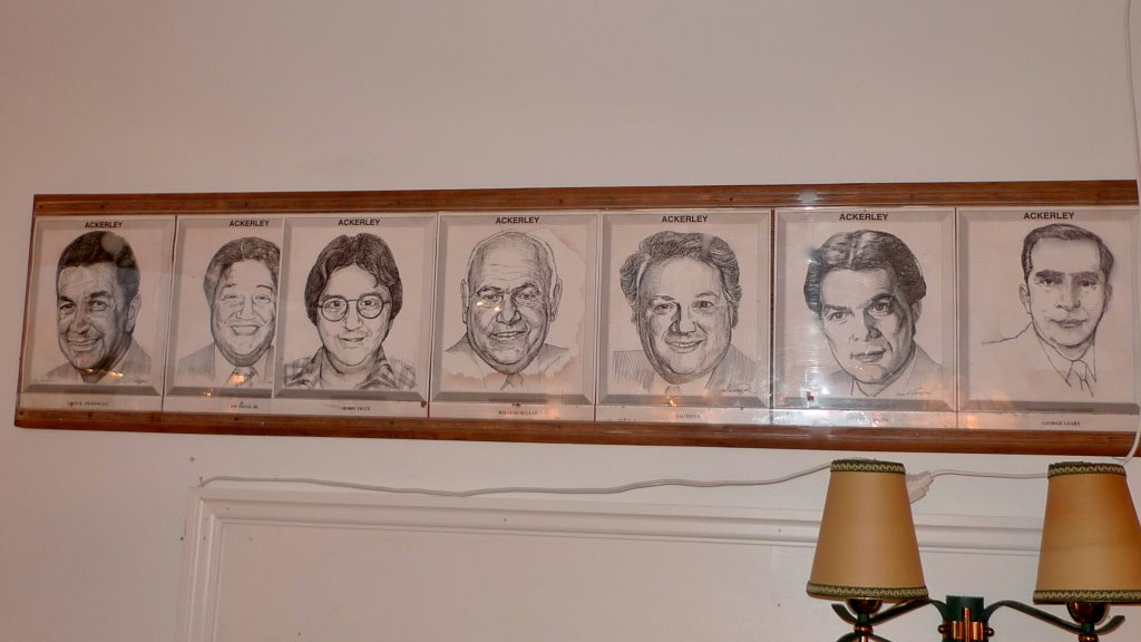 Galerie de portraits de grands Bostoniens de Joe Tecce Bon état - En vente à Hanover, MA