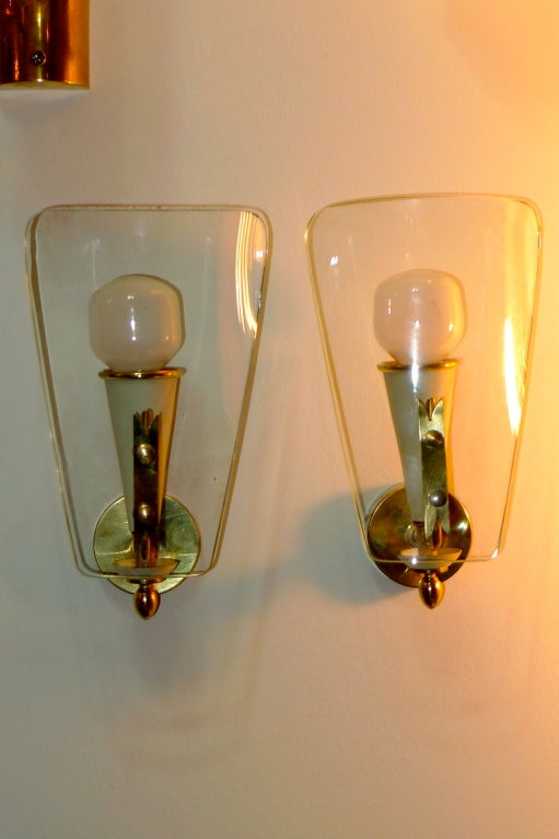 Mid-Century Modern Pair of Petite Italian Bent Glass Sconces For Sale