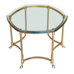 Table haute hexagonale en laiton LaBarge avec plateau en verre et pieds cloqués
