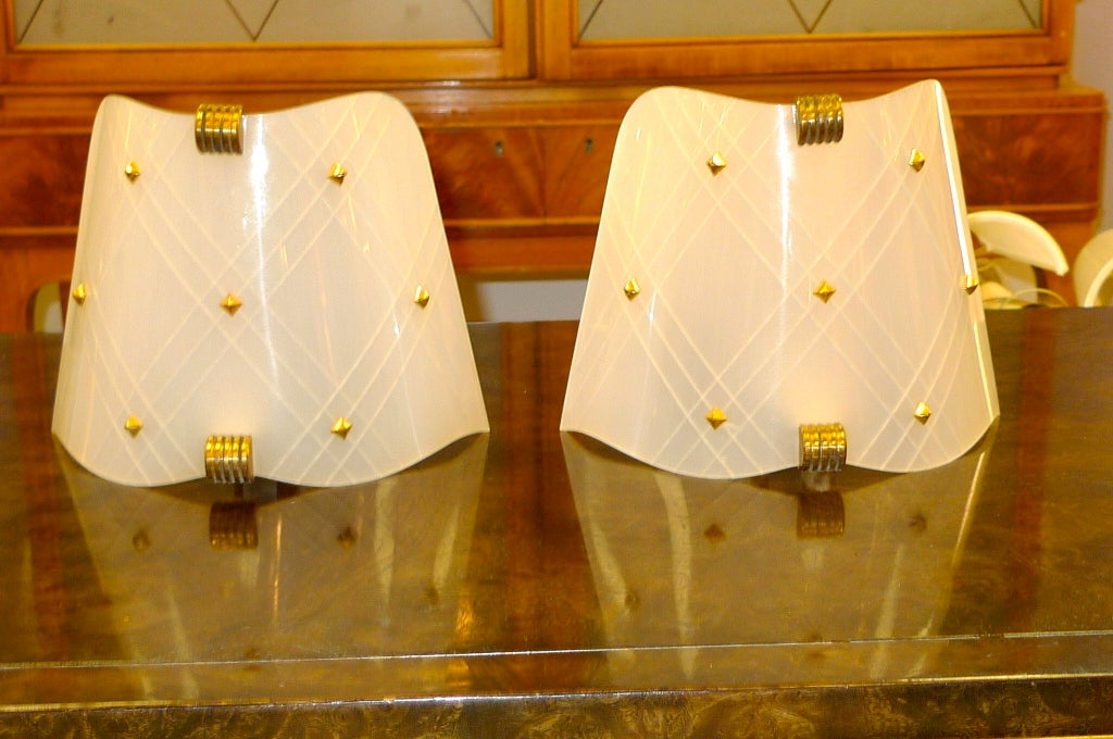Mid-20th Century French Moderne Plexi Sconces (4 x) For Sale