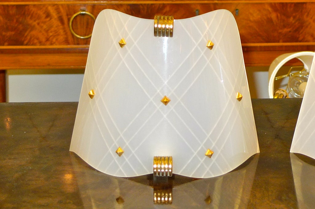 French Moderne Plexi Sconces (4 x) For Sale 1
