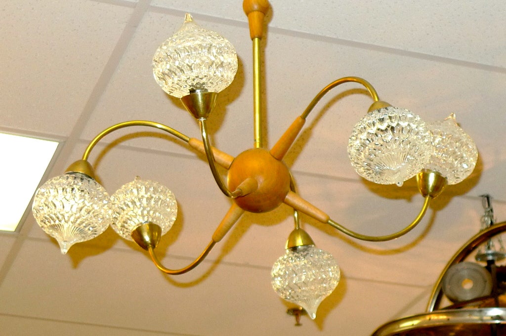 Mid-20th Century French 1950's Atomic Wood & Brass Chandelier For Sale