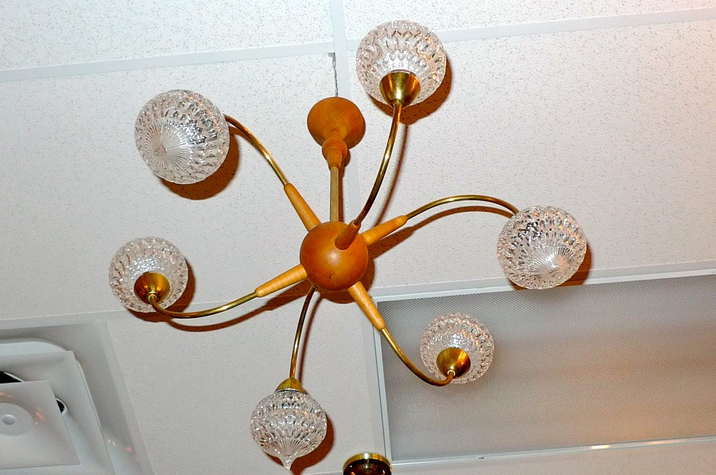 French 1950's Atomic Wood & Brass Chandelier For Sale 2
