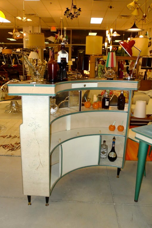 1950's Italian Curved Standing Bar by Umberto Mascagni 3