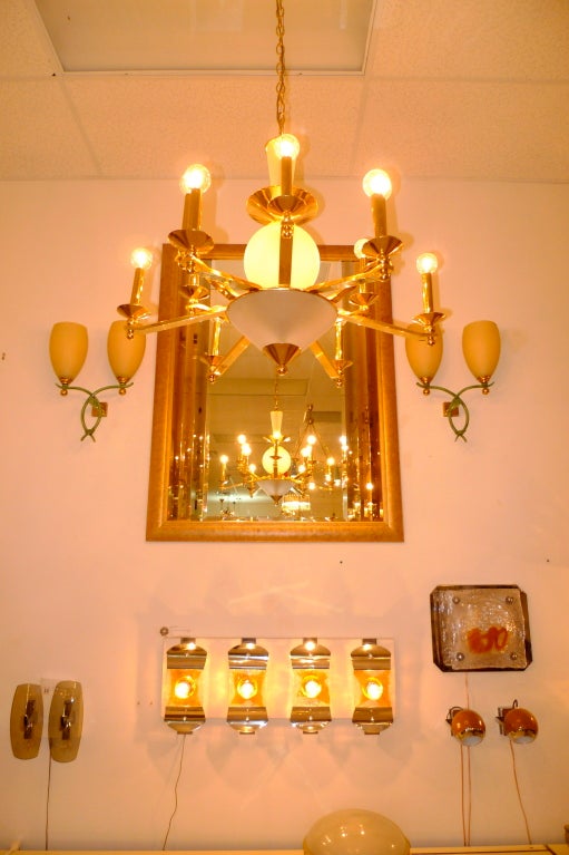 Fin du 20e siècle Miroir à bordures multicolores tricolores et biseautés dans un cadre en bois doré en vente