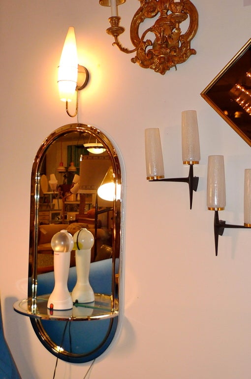 Applique murale unique italienne en verre satiné en forme de torpille en vente 3