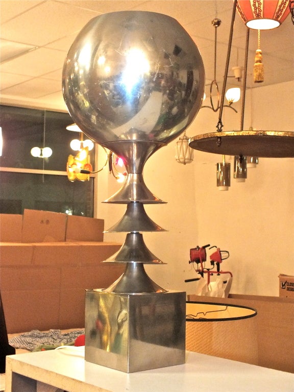 Very sculptural French modernist form aluminum table lamp with large orb and cube base