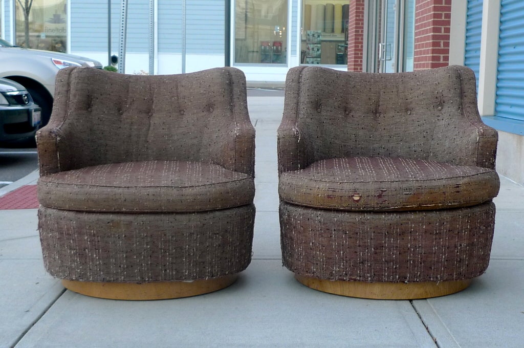 American Pair of Revolving Television Chairs by Edward Wormley for Dunbar