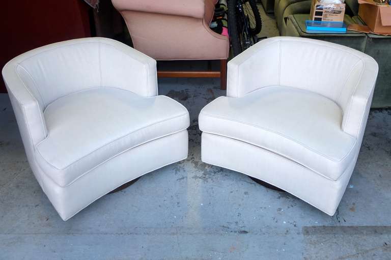 American Pair of Harvey Probber Swivel Lounge Chairs