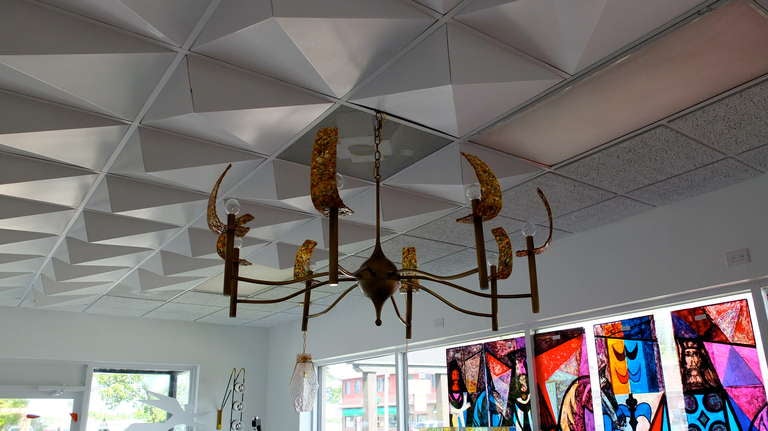 Large Mid-Century Modern Eight Arm Chandelier For Sale 3