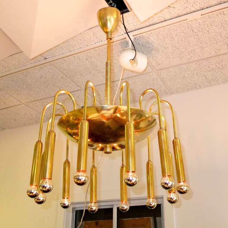 Lustre italien en forme de fontaine en laiton des années 1940