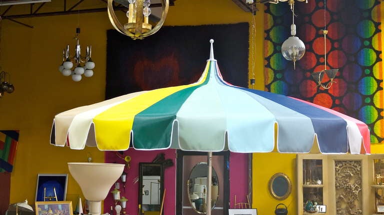 Vintage Pagoda Umbrella In Excellent Condition In Hingham, MA