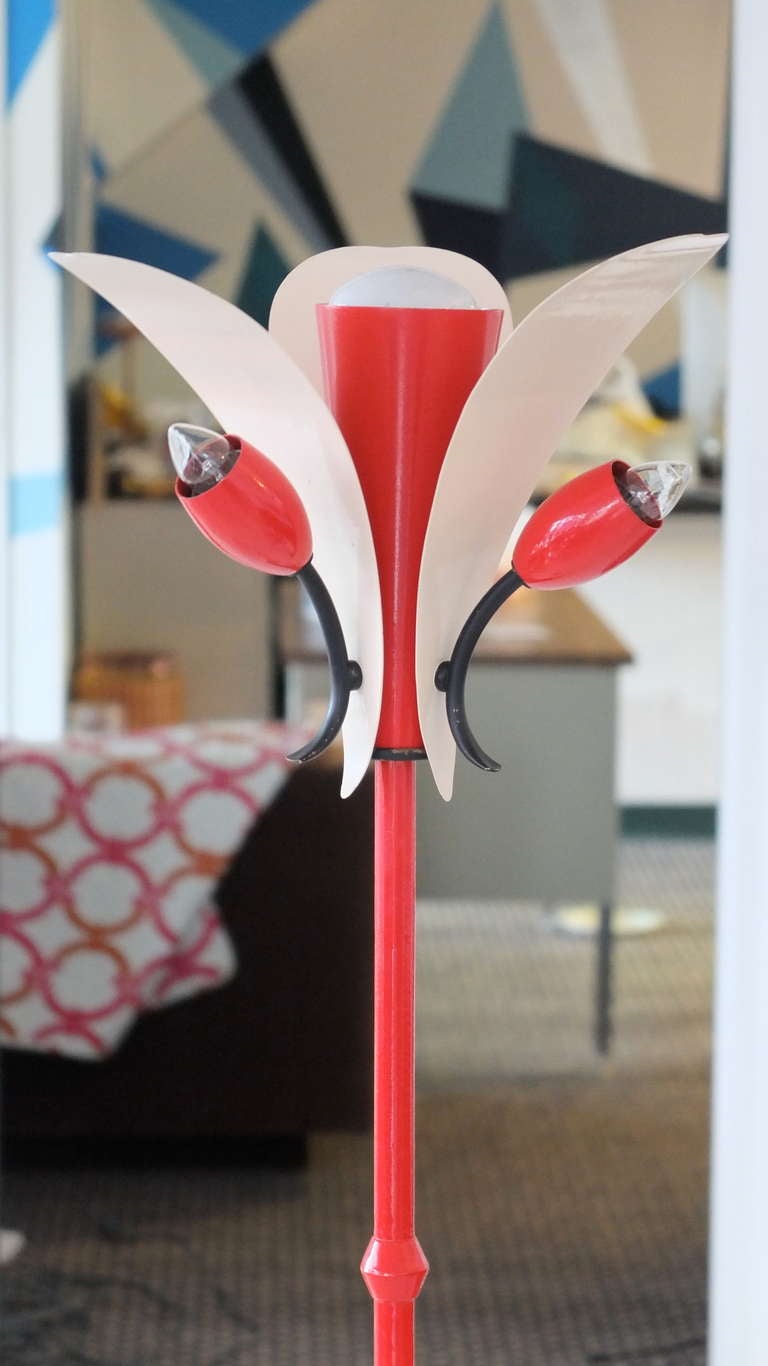 Mid-Century moderno Lampada a stelo in ferro francese in finto bambù in vendita