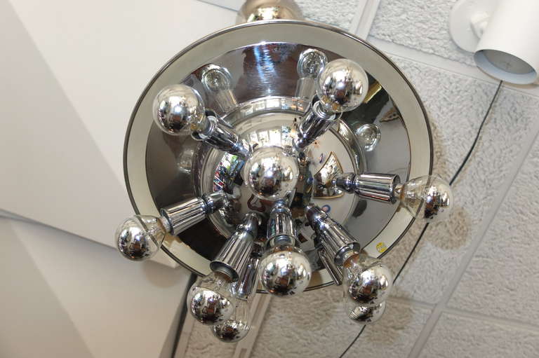 Signierter Stilnovo Sputnik-Anhänger mit gewölbter Kuppel im Zustand „Hervorragend“ im Angebot in Hanover, MA