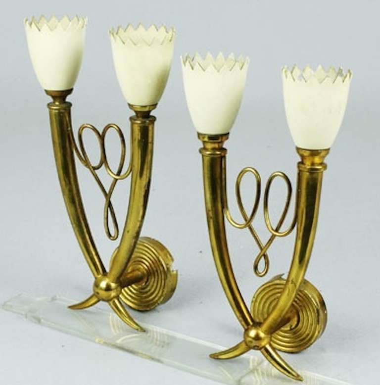Pair of Stylish 1940s Italian Brass Sconces In Good Condition In Hanover, MA
