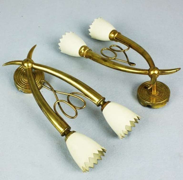 Mid-20th Century Pair of Stylish 1940s Italian Brass Sconces