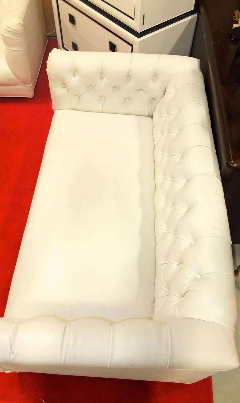 Loveseat de Chesterfield de Charak Bon état - En vente à Hanover, MA
