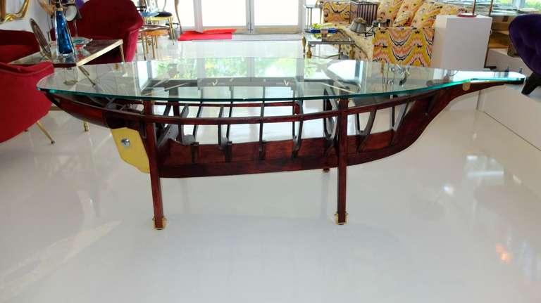 First America's Cup Winner - 1851 'America' - Model Hull Table In Excellent Condition In Hanover, MA