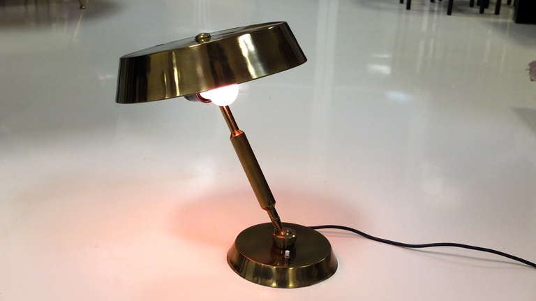 Italian Solid Brass Rotating Ball Desk Lamp In Excellent Condition In Hanover, MA