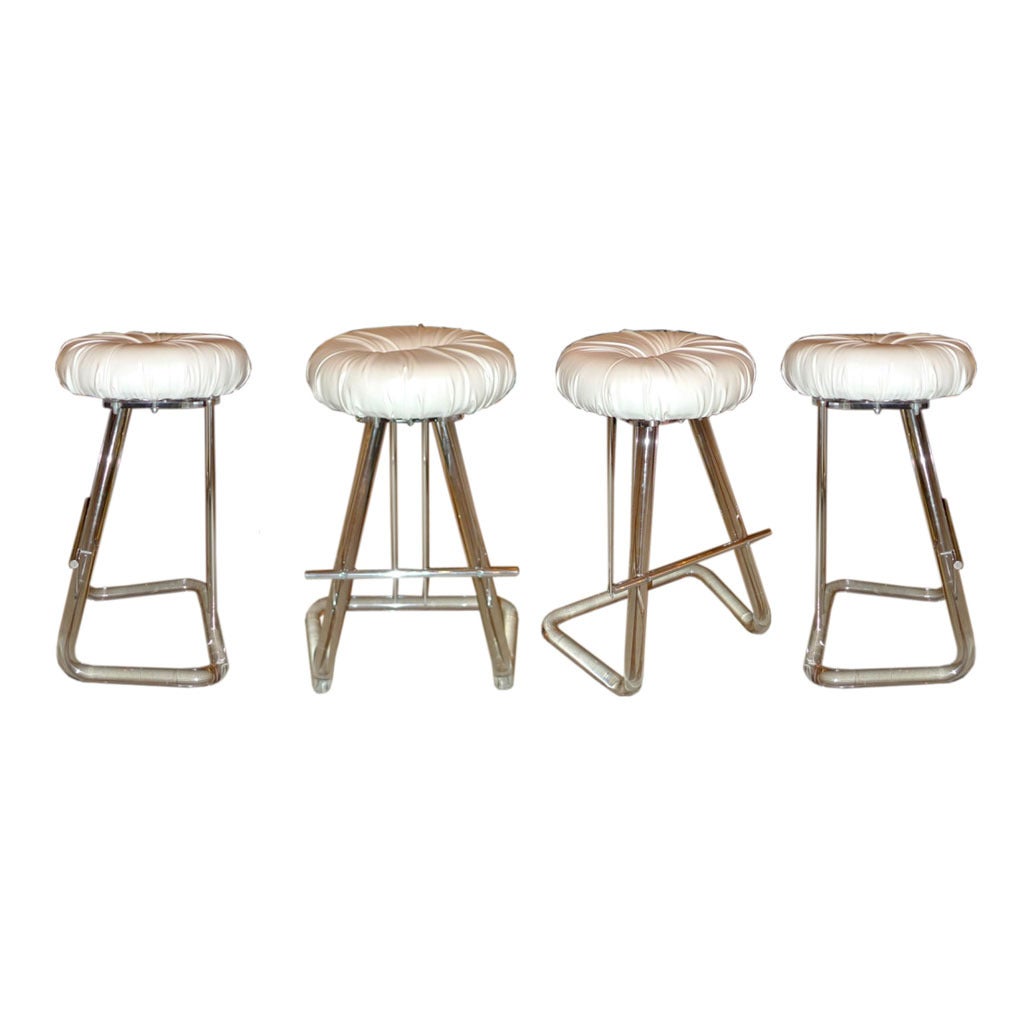 Lion in Frost Set of 4 Lucite & Chrome Swivel Bar Stools  For Sale
