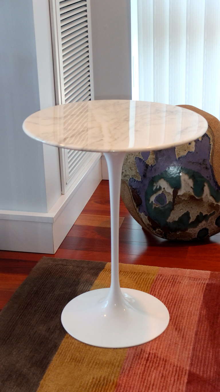 tulip side table marble