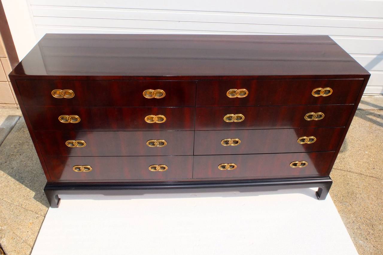 American Henredon Mahogany Eight-Drawer Dresser