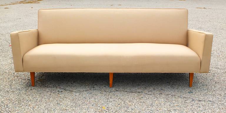 Mid-Century Modern Tight Back Bench-Seat Sofa In Good Condition In Hanover, MA