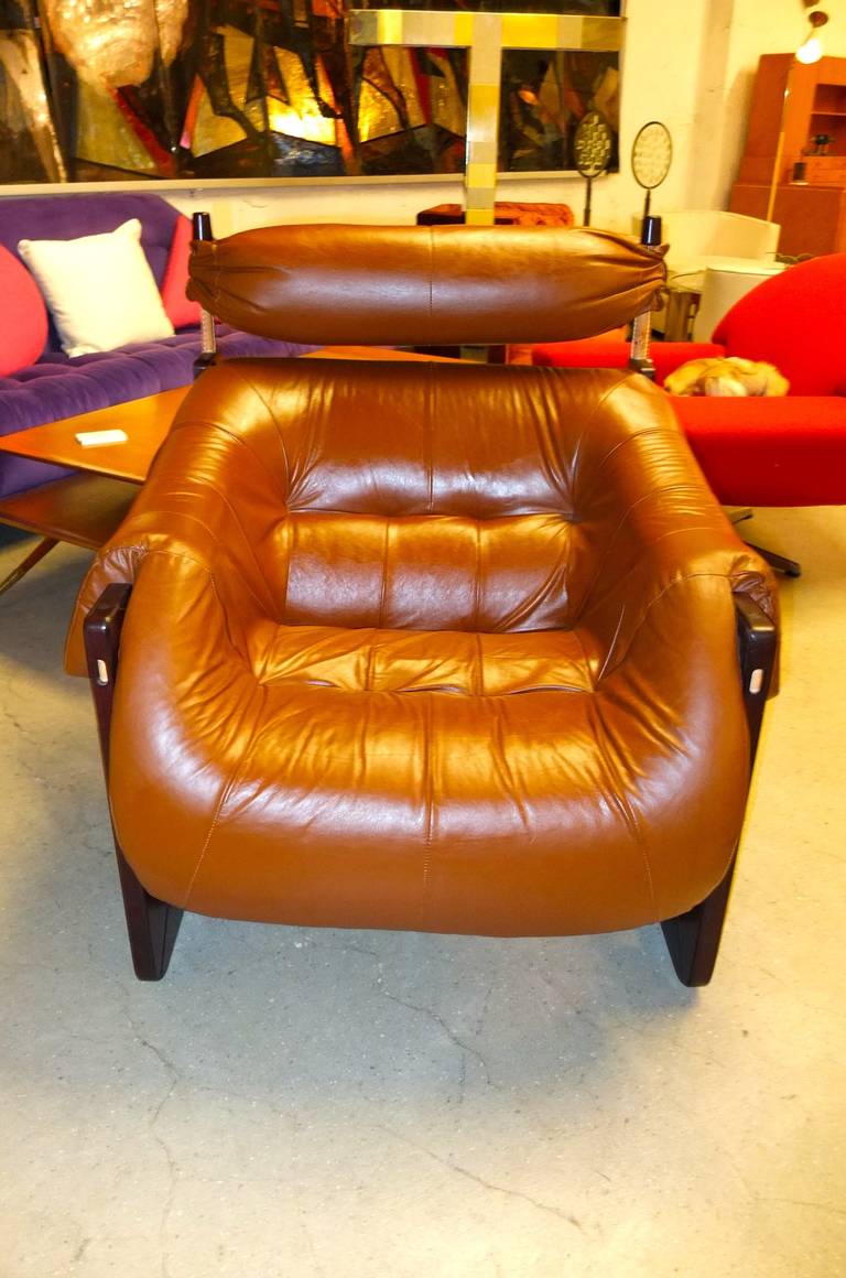 Percival Lafer Lounge Chair in Leather and Jatobah In Excellent Condition In Hanover, MA