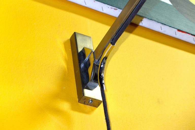 Lampe murale à bras oscillant à contrepoids des années 1950 de Lunel en vente 2
