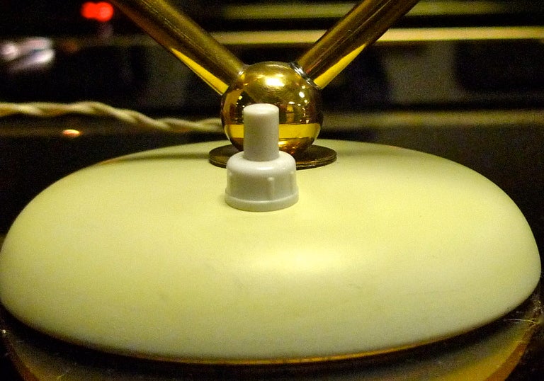 Mid-20th Century Stilnovo Opaline & Brass Table Lamp For Sale