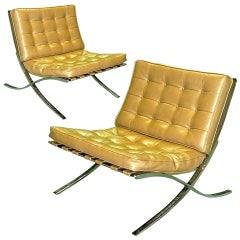 Ein Paar Barcelona-Stühle aus den 1970er Jahren