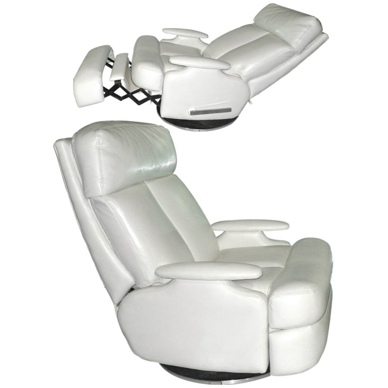 Pair Of 1980 S Reclining Swivel White Leather Lounge Chairs For Sale At 1stdibs