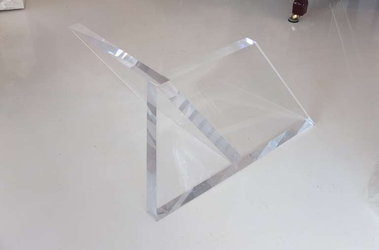 Jeffrey Bigelow Parallelogram Lucite Cocktail Table In Excellent Condition For Sale In Hanover, MA
