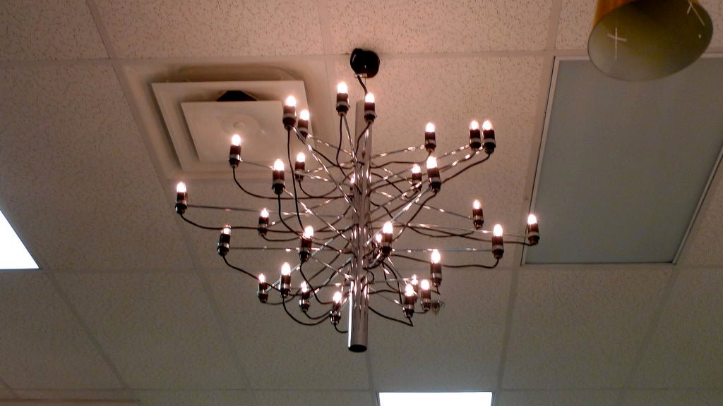 Lampadario in cromo di Gino Sarfatti for Arteluce in vendita 1