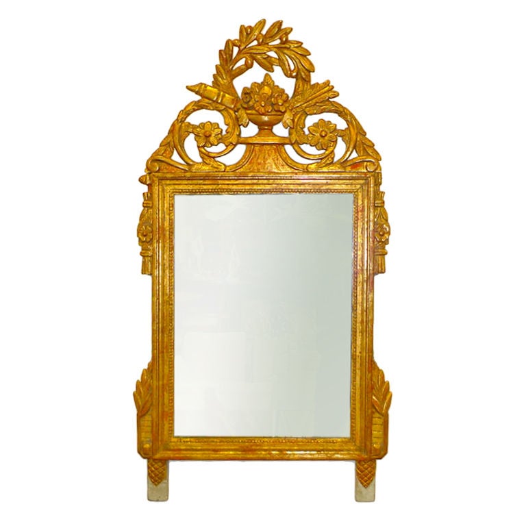 Miroir français d'époque Louis XVI en bois doré en vente