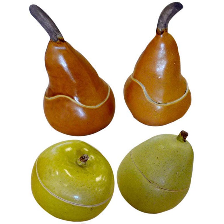 Collection de 4 fruits en céramique d'Eisen Arts en vente