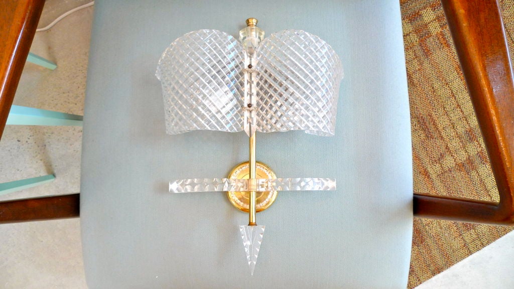 Mid-20th Century French 1950's Faceted Lucite Wall Sconce