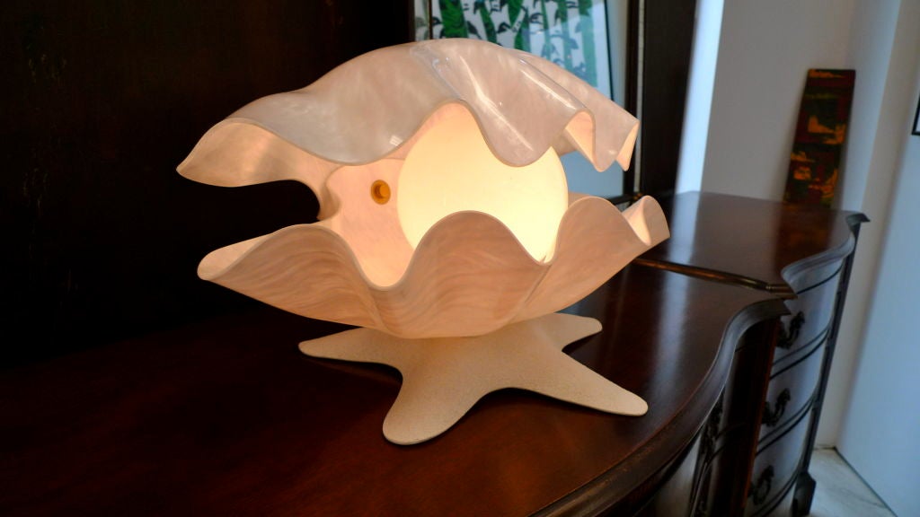 Canadian Pearlescent Acrylic Shell Lamp with Pearl