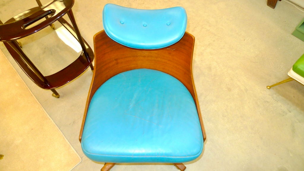 Machine-Made Edward Wormley for Dunbar Swiveling Desk Chair