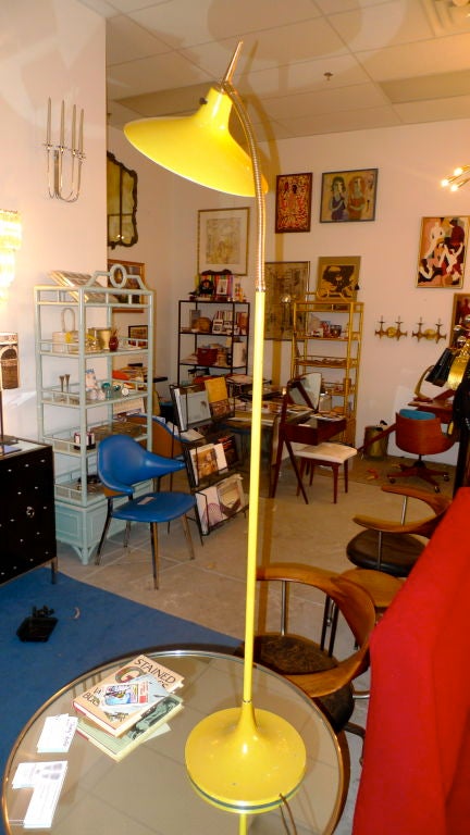 Unique floor lamp by Laurel with yellow enameled metal 'Tulip