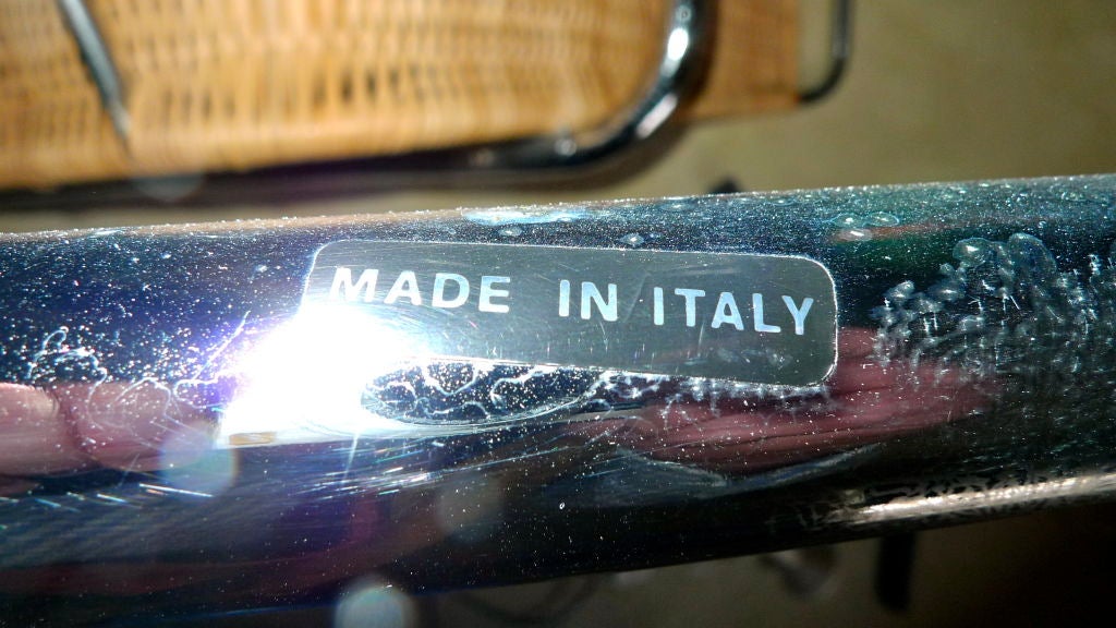 Italienischer italienischer Schaukelstuhl mit Chromrohr und Korbweide (Bauhaus)